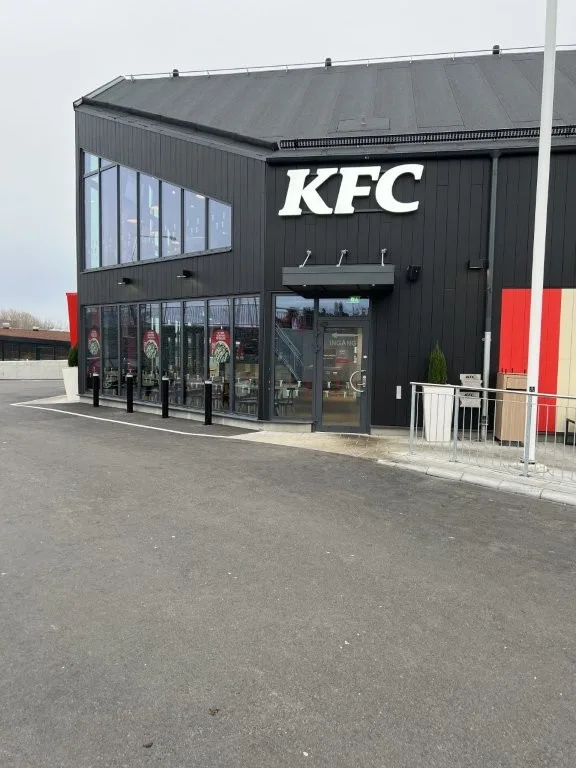 Snickare av Borås/Tranemo Glas & Aluminium AB – projekt 4